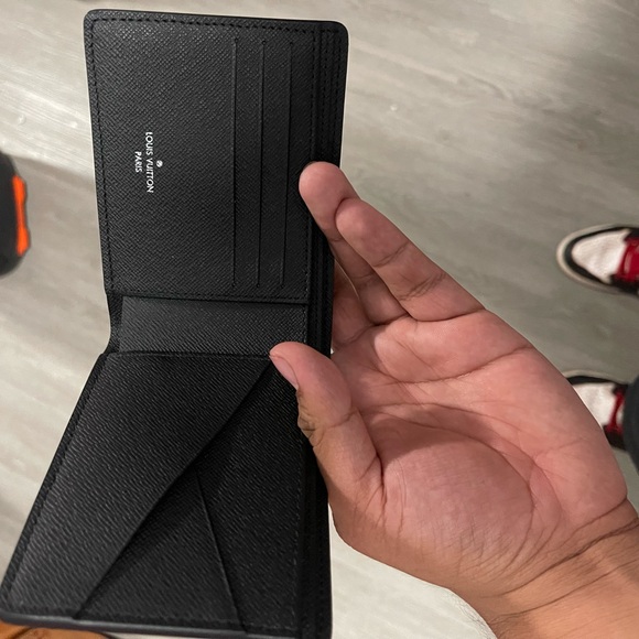 Louis Vuitton Wallet - Picture 6 of 6